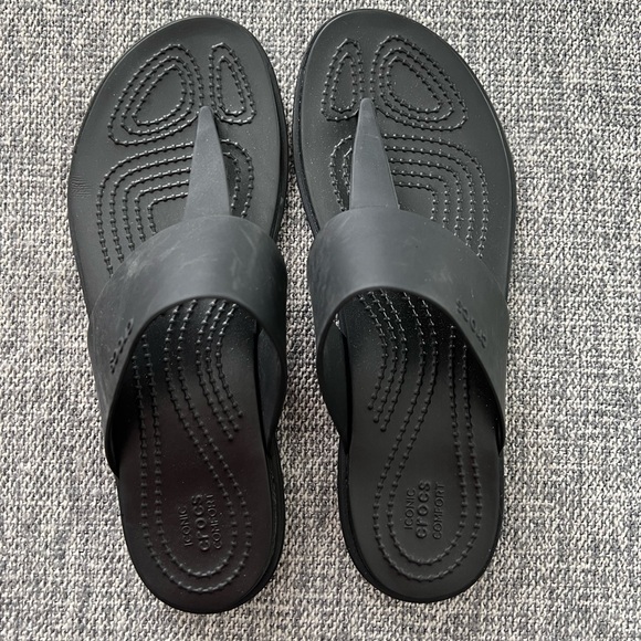 women’s crocs sandals - Picture 1 of 4